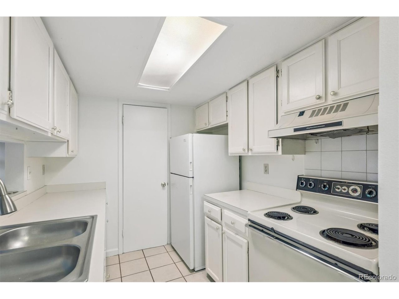16 Amesbury St
