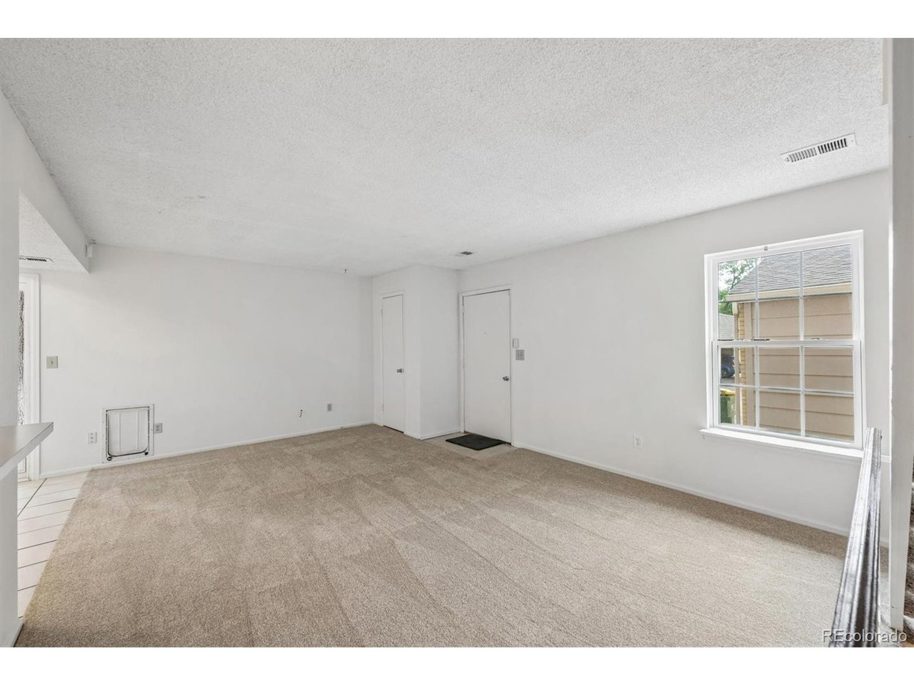 16 Amesbury St