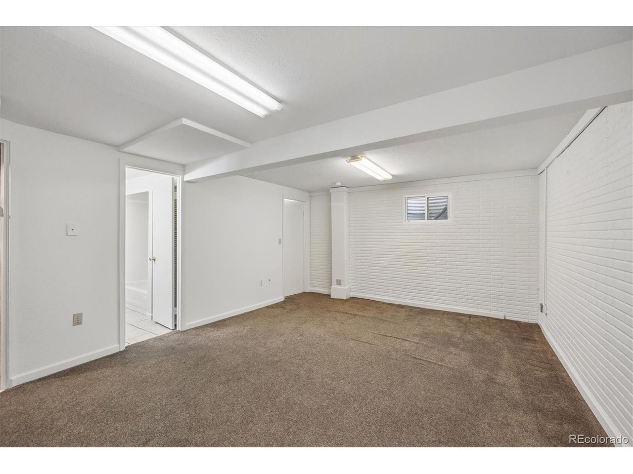 16 Amesbury St