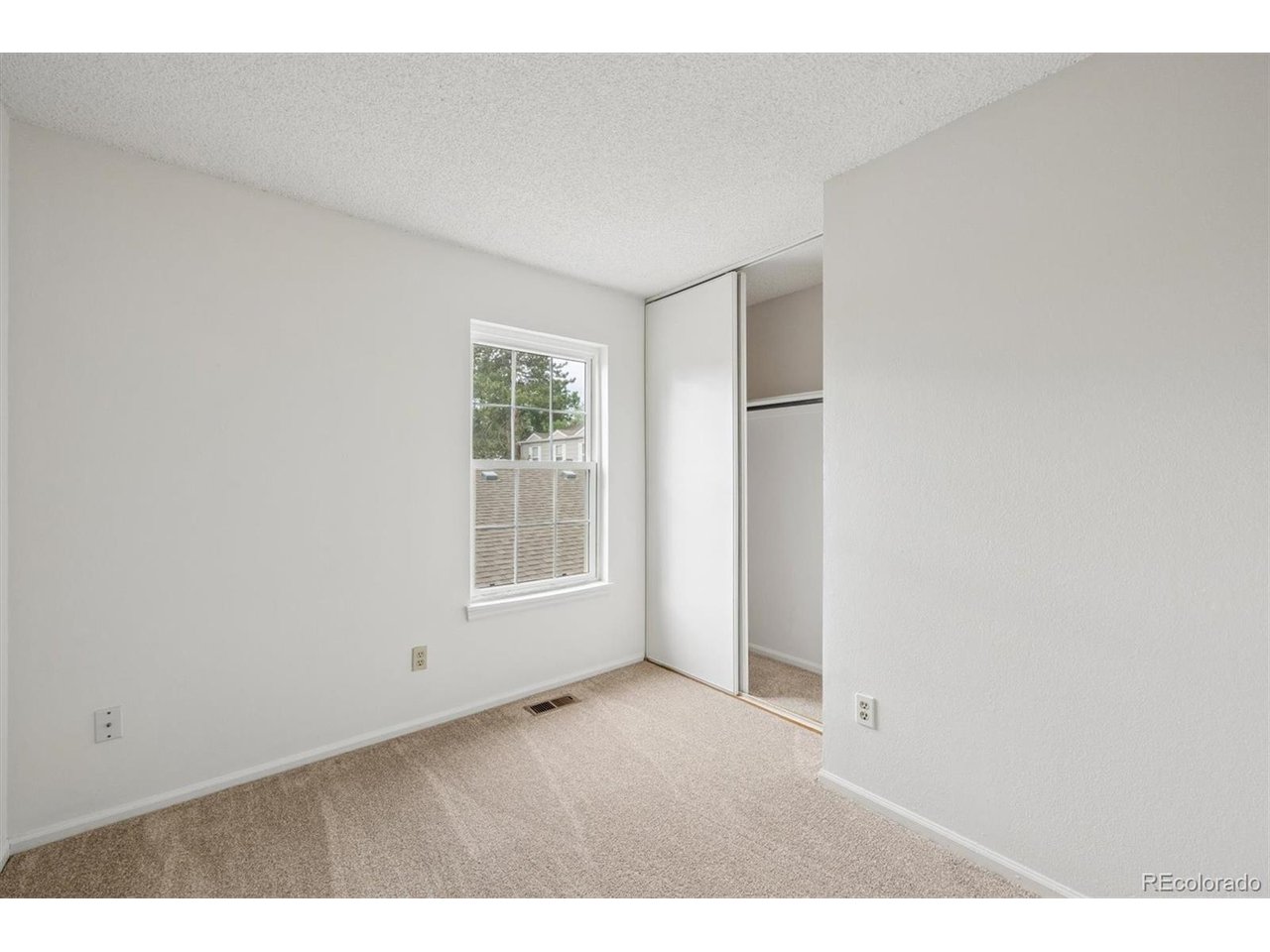 16 Amesbury St