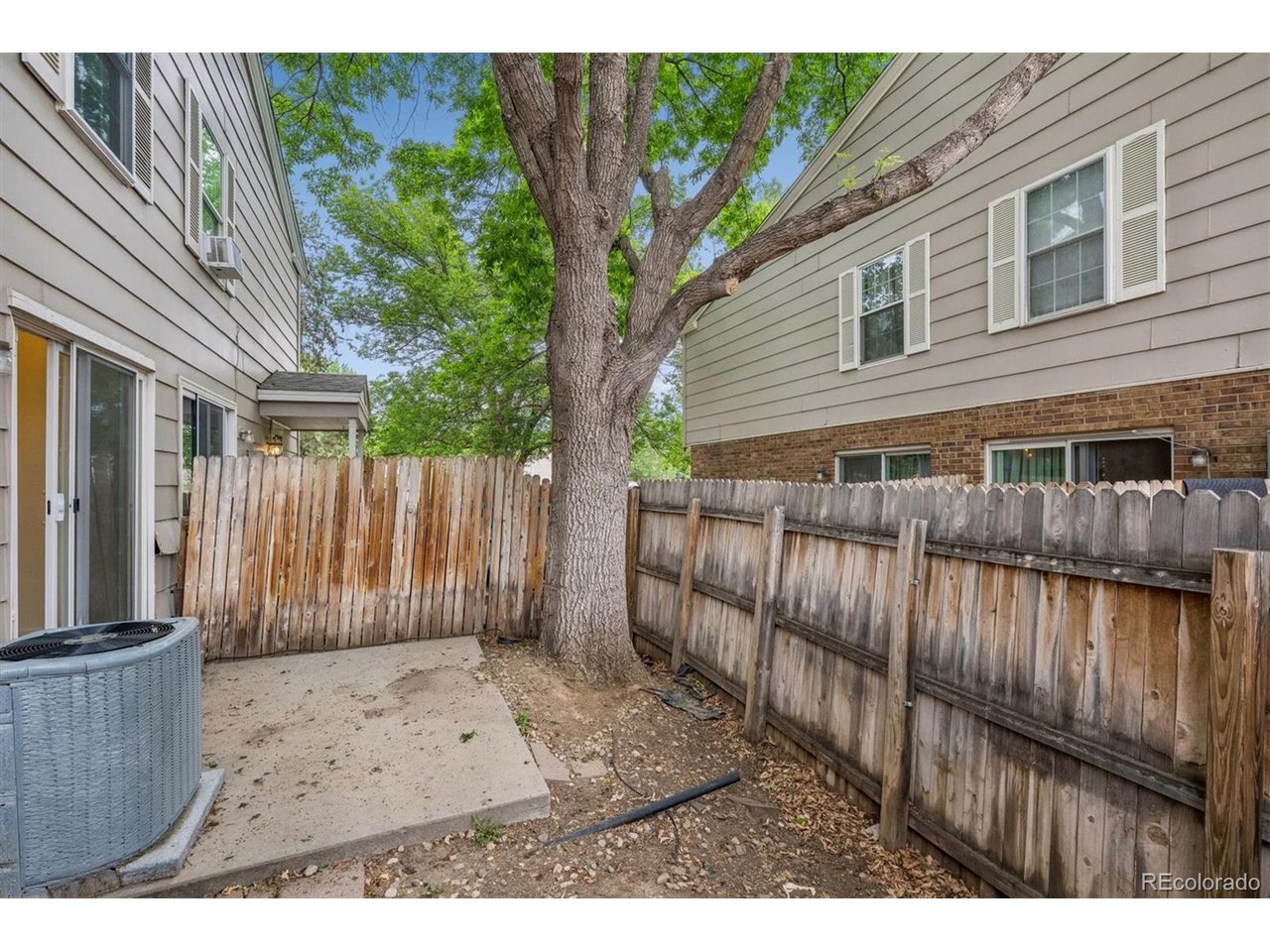 16 Amesbury St