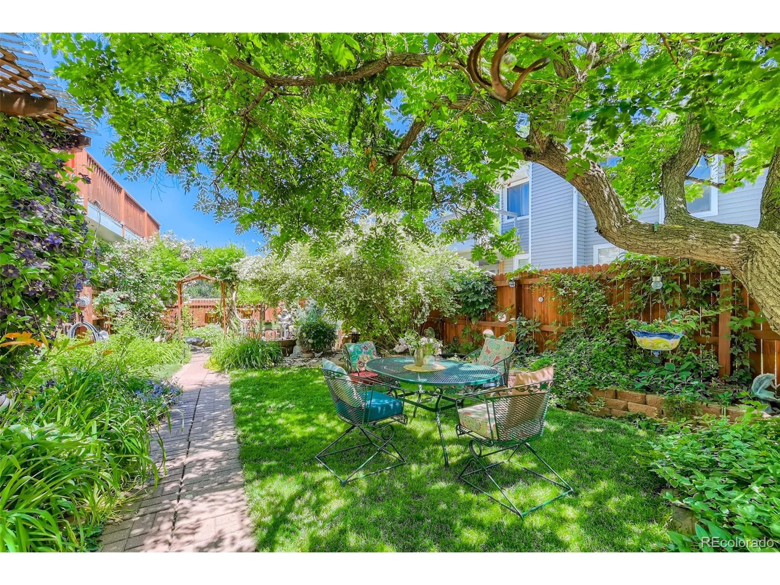 332 S Carr Ave