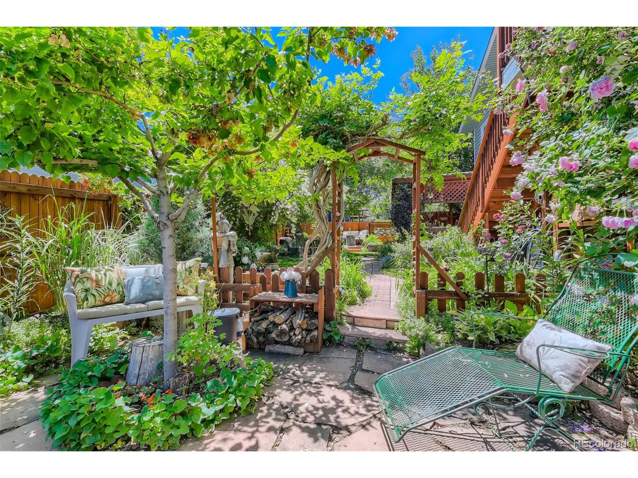 332 S Carr Ave