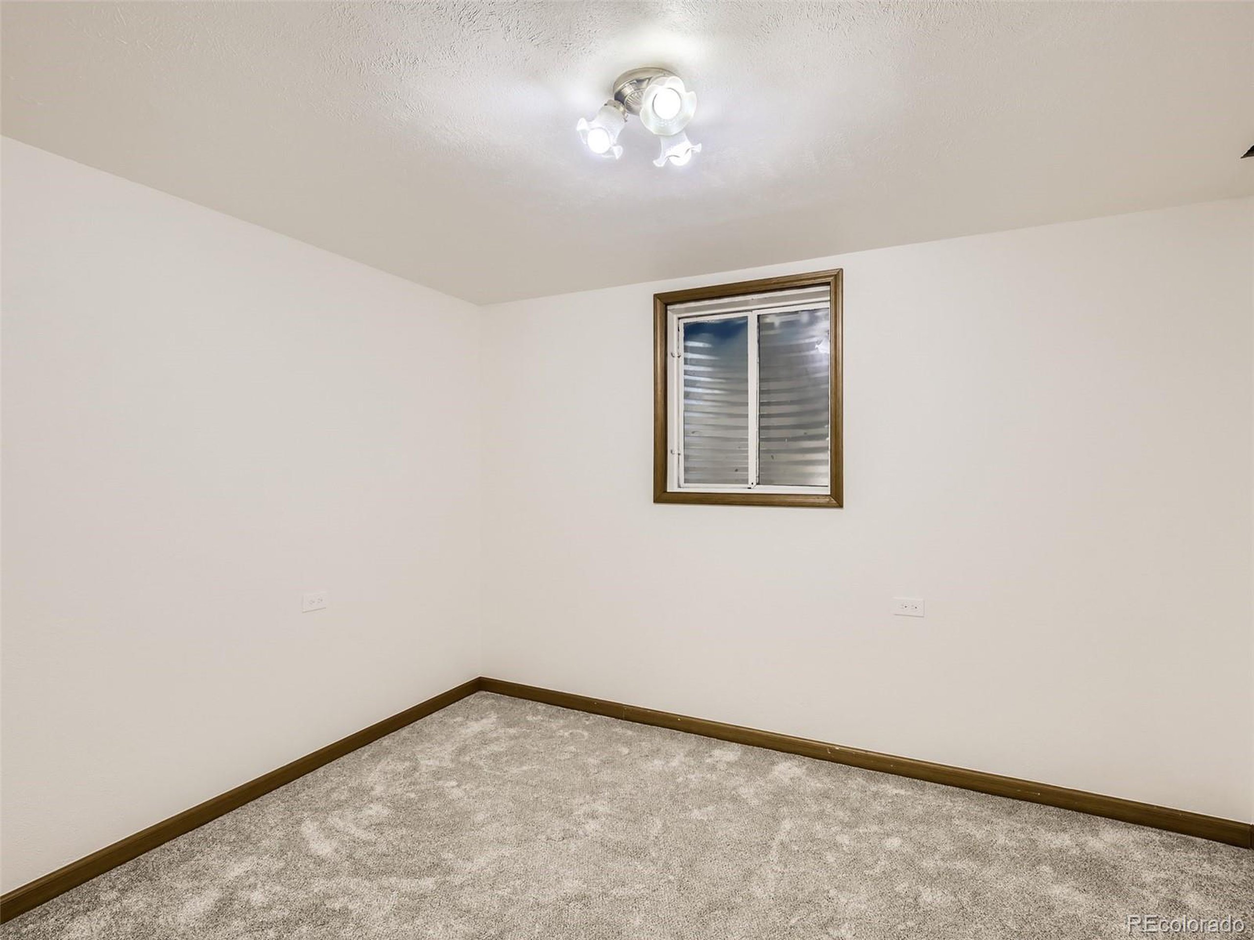 332 S Carr Ave