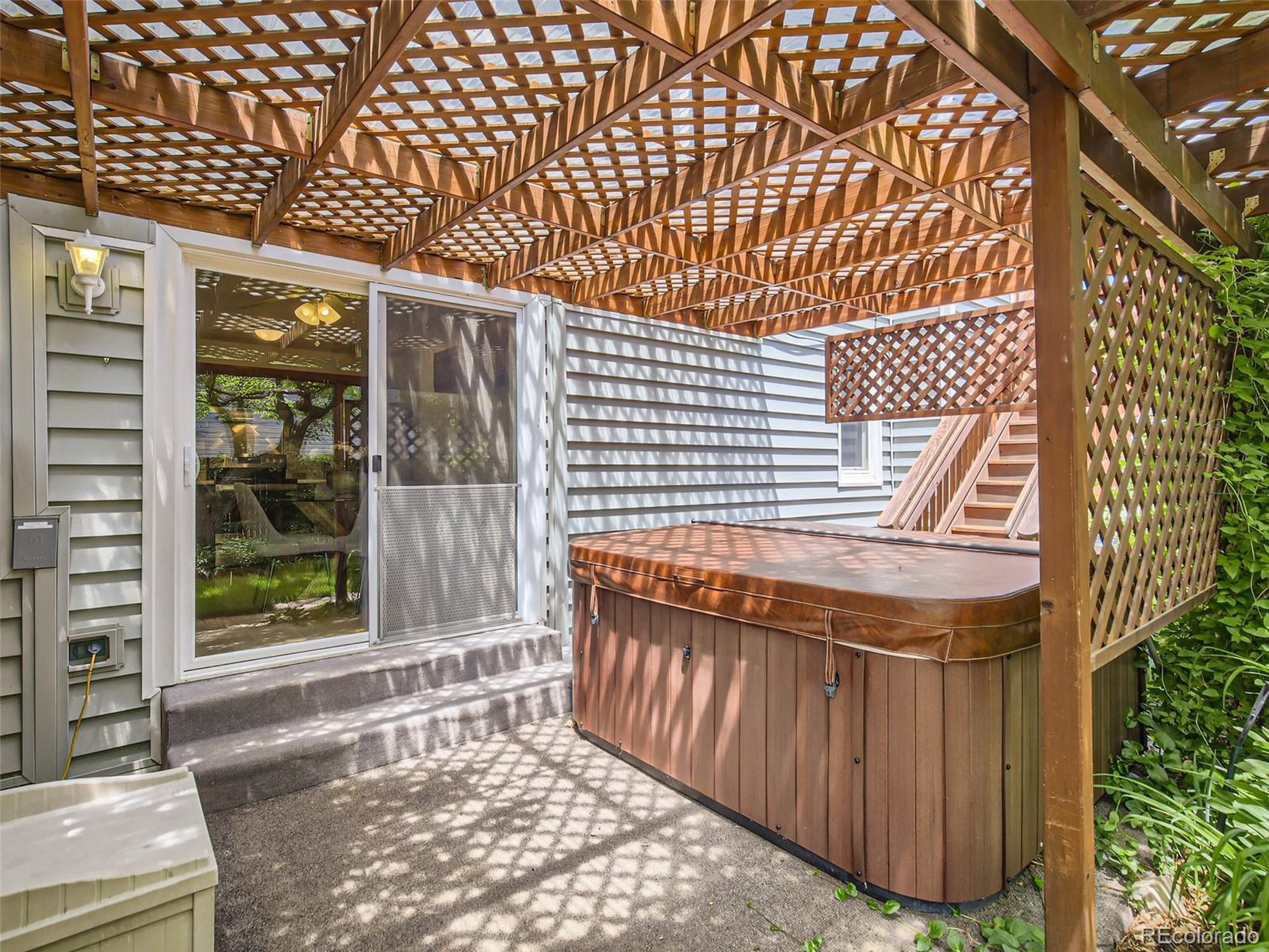 332 S Carr Ave