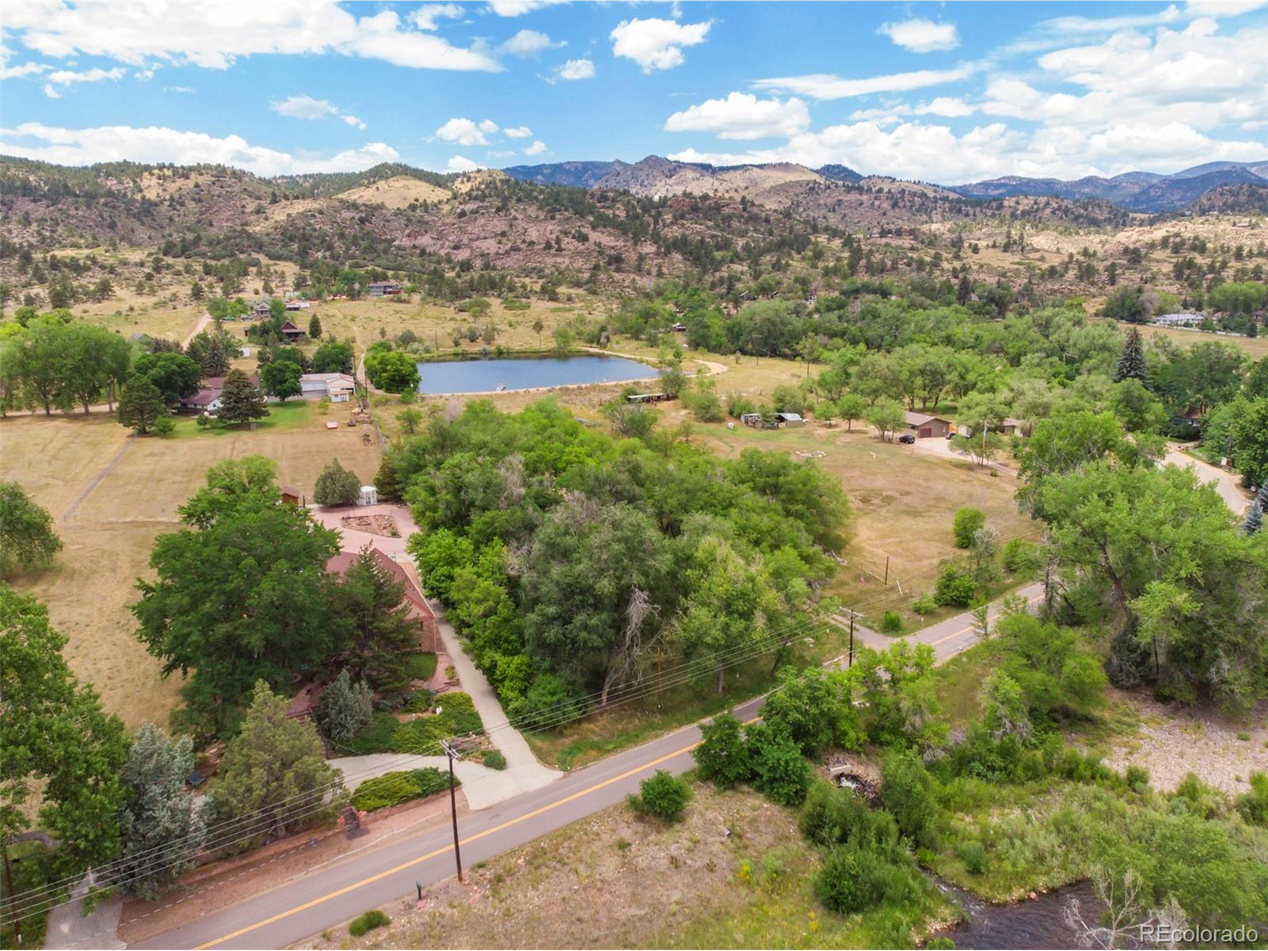 953 Apple Valley Rd