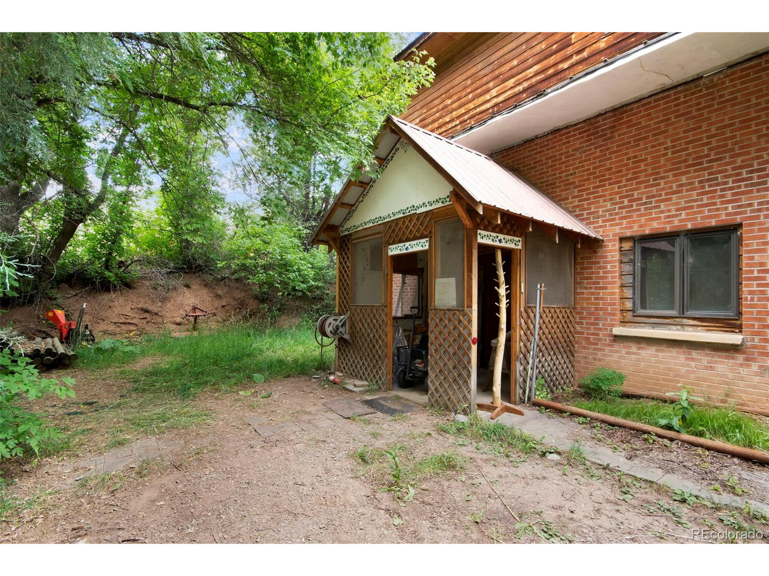 953 Apple Valley Rd