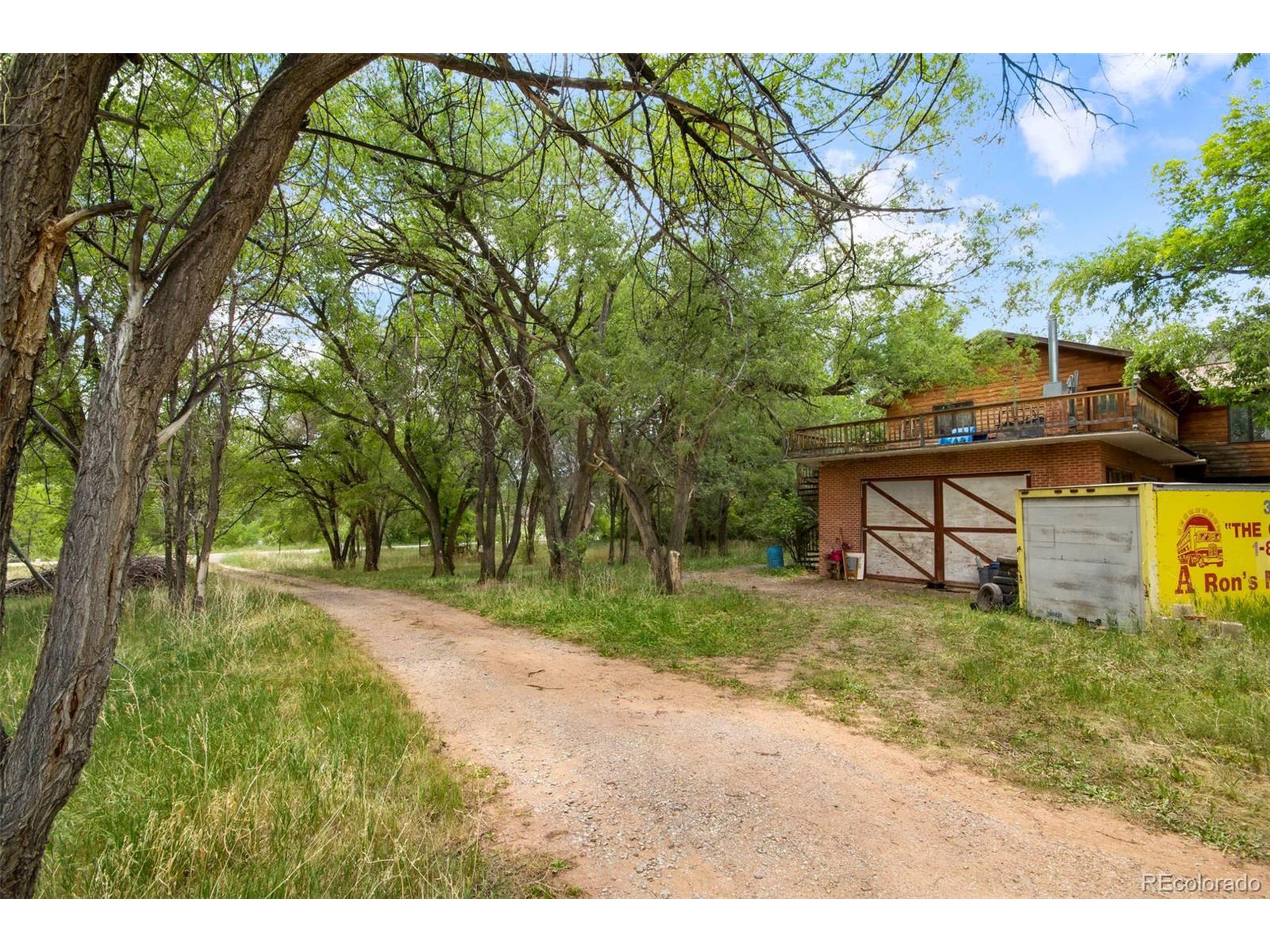 953 Apple Valley Rd