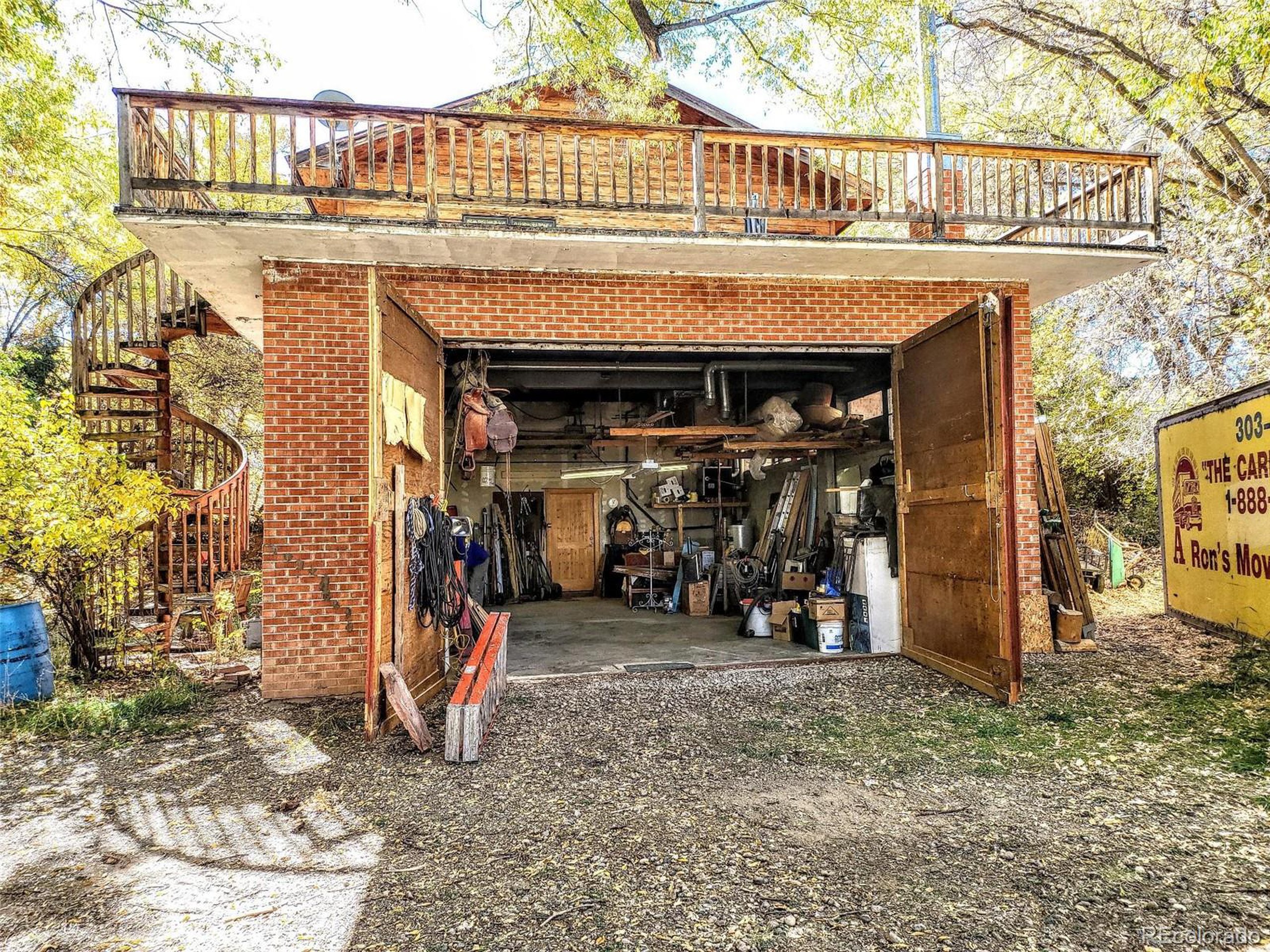 953 Apple Valley Rd