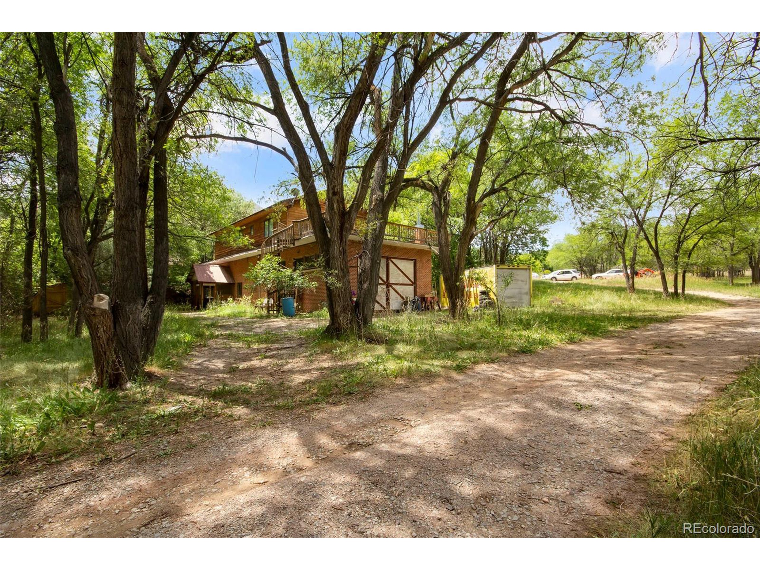 953 Apple Valley Rd