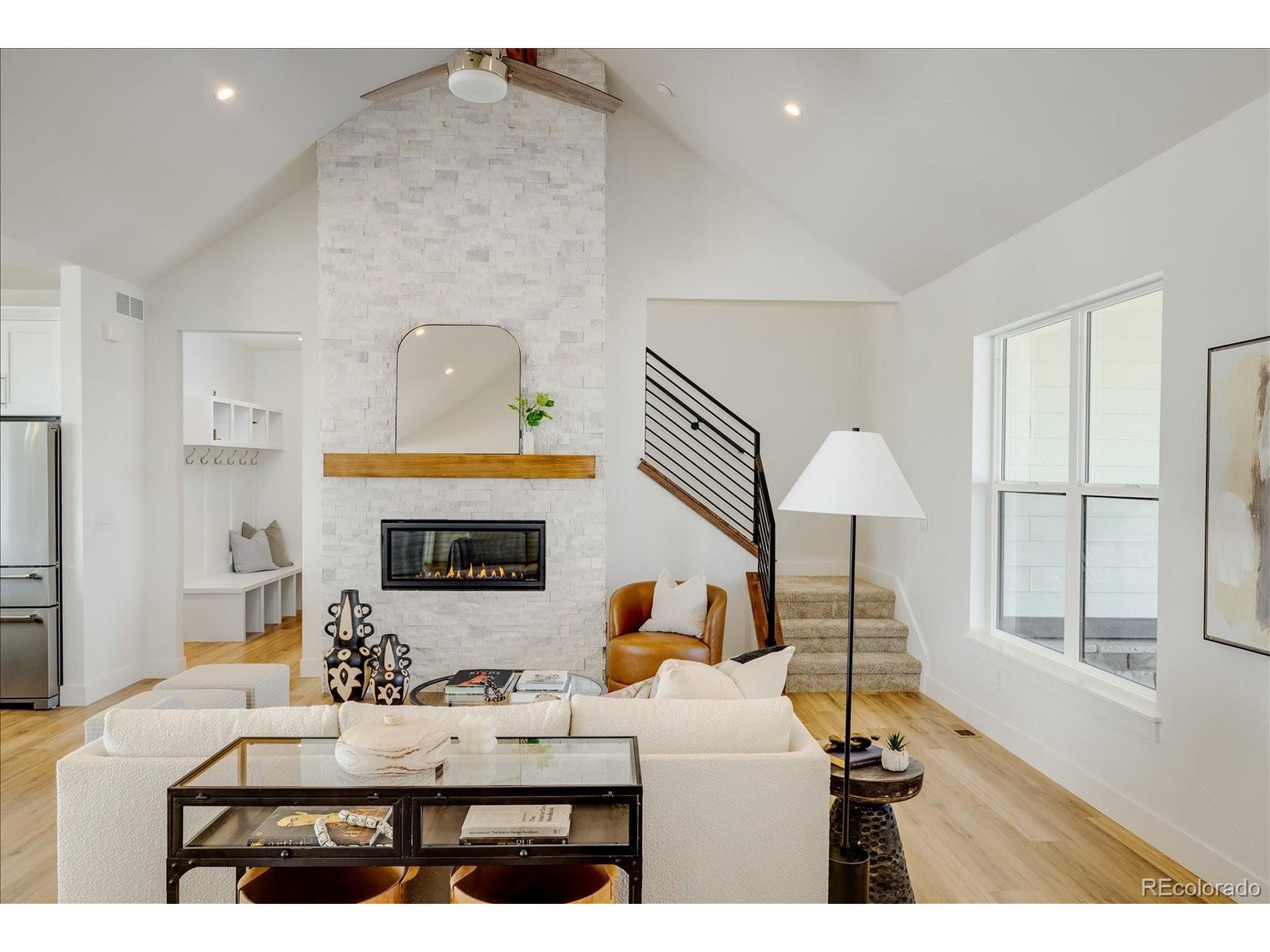 1215 Art Dr
