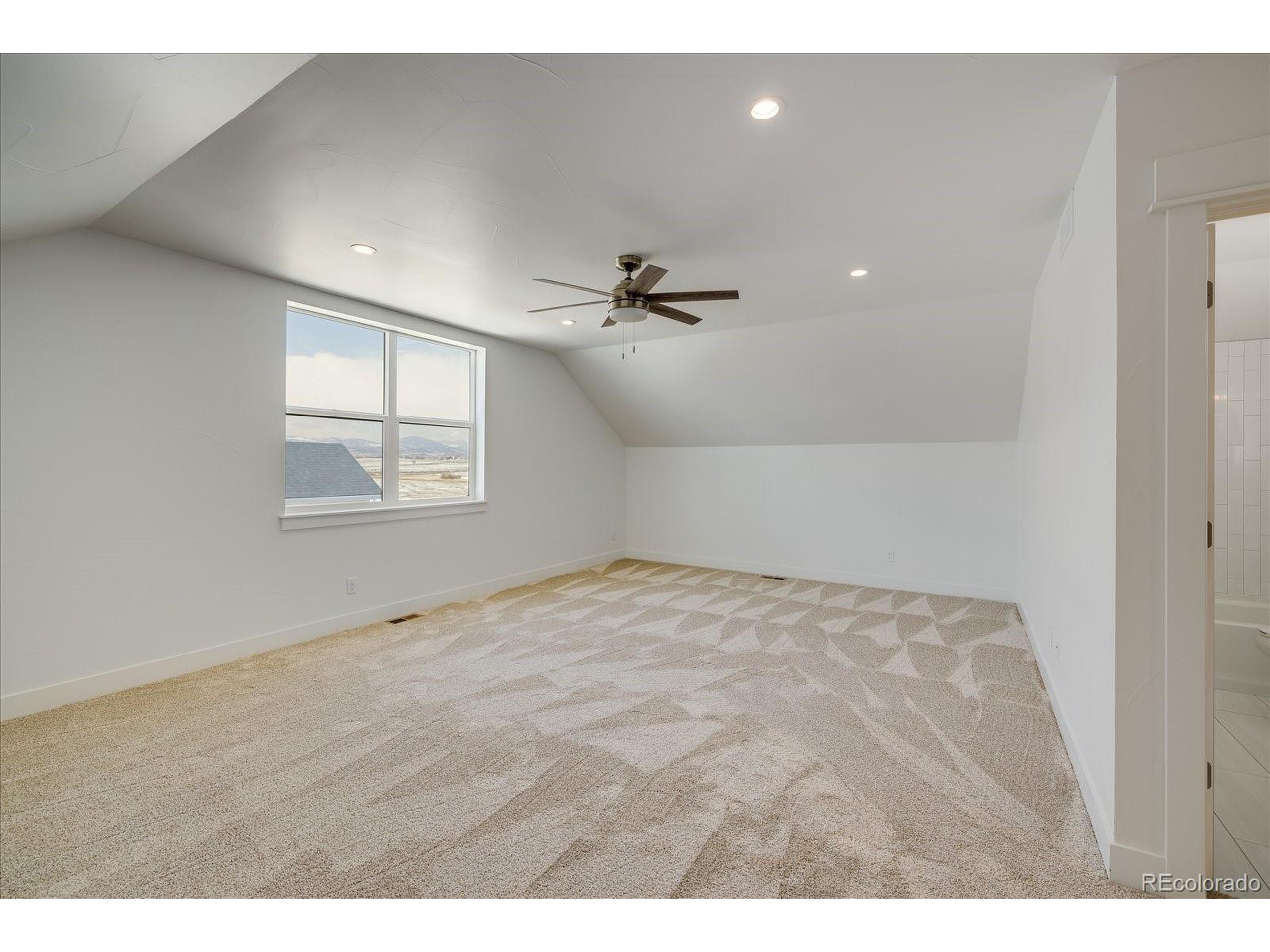 1215 Art Dr