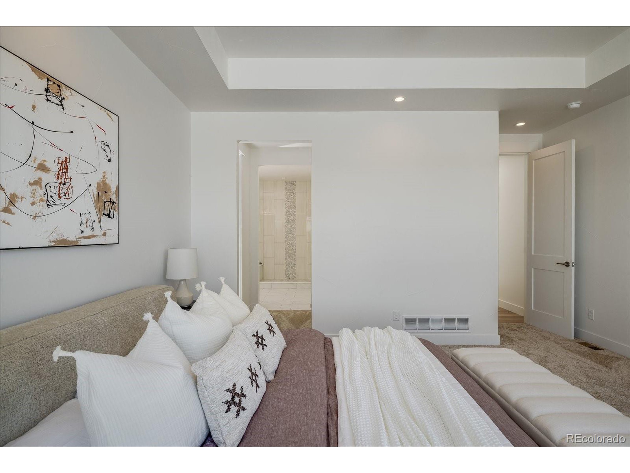 1215 Art Dr