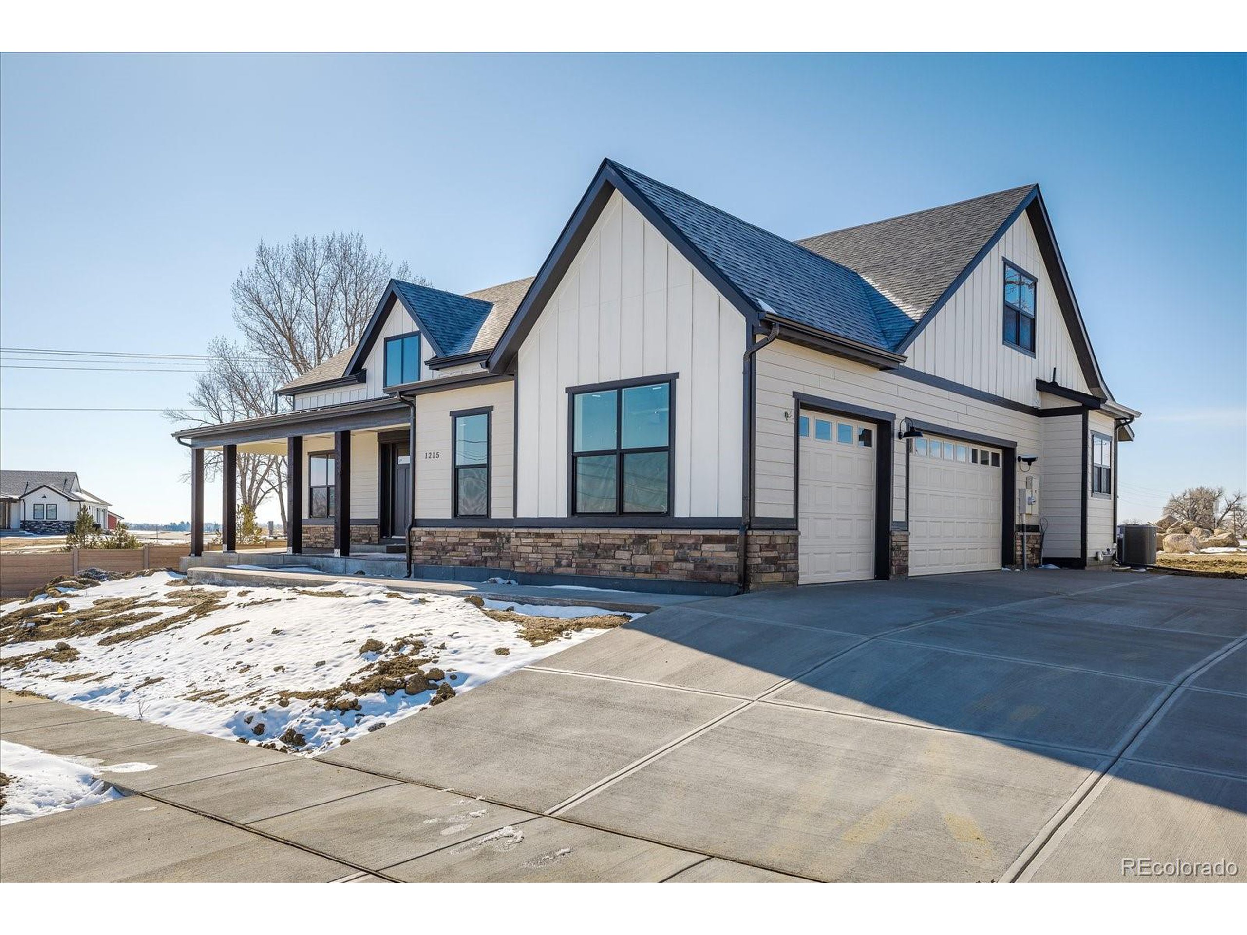 1215 Art Dr