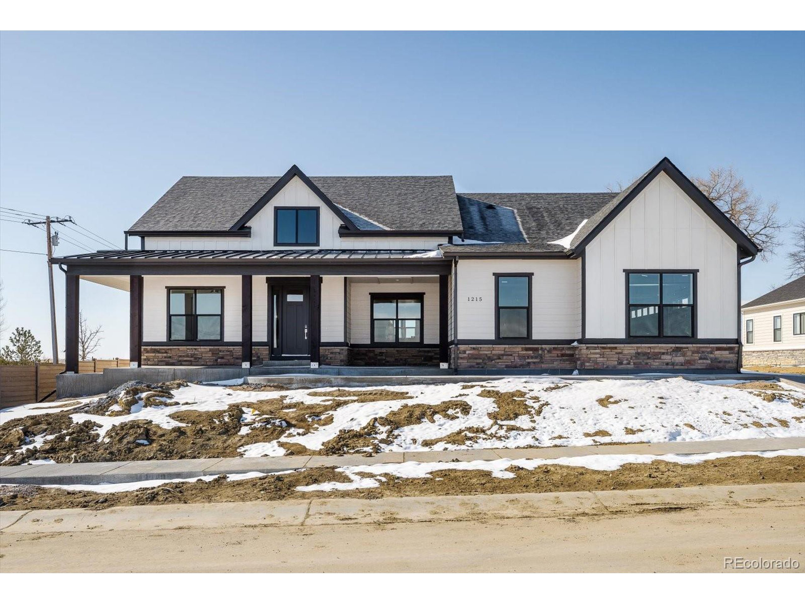 1215 Art Dr