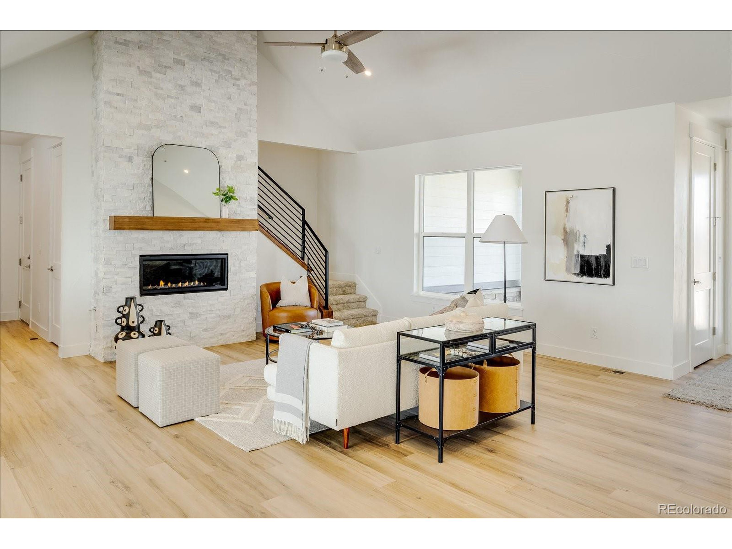 1215 Art Dr