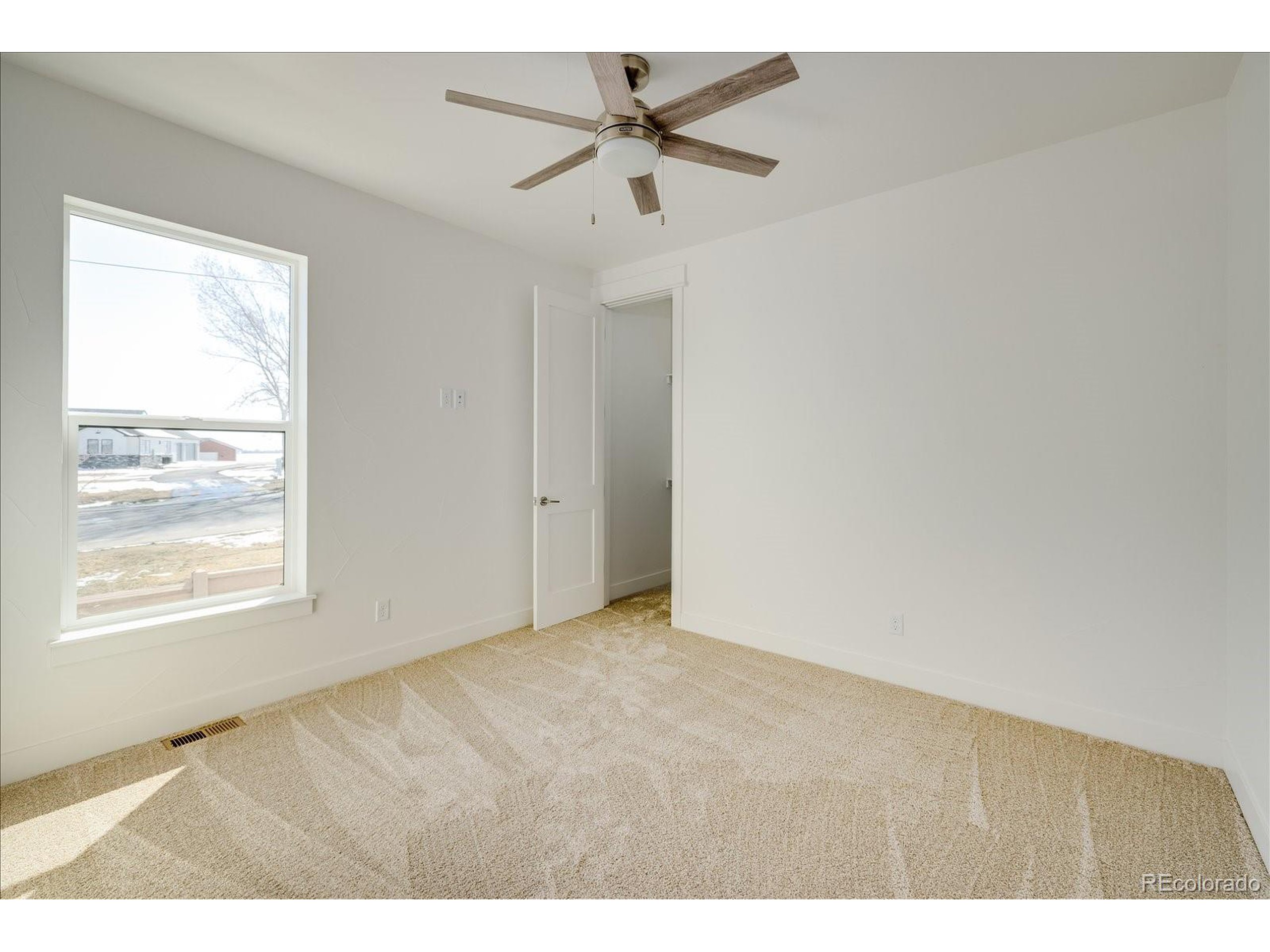 1215 Art Dr