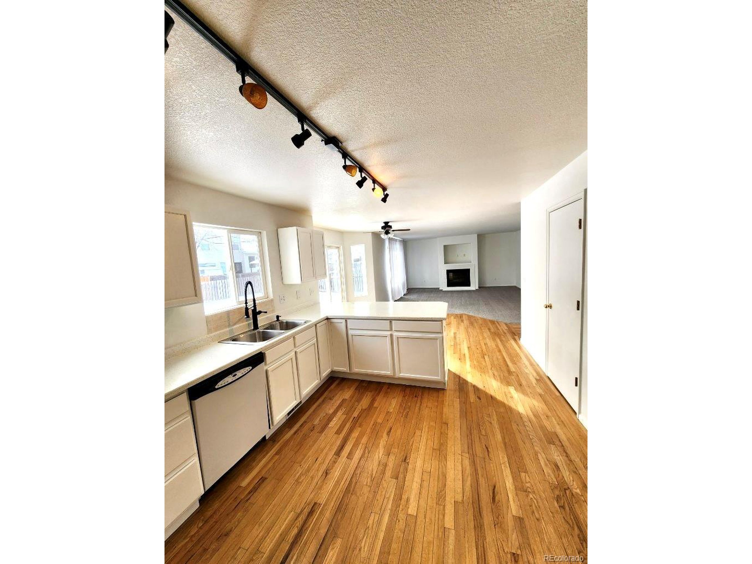 1329 Red Mountain Dr