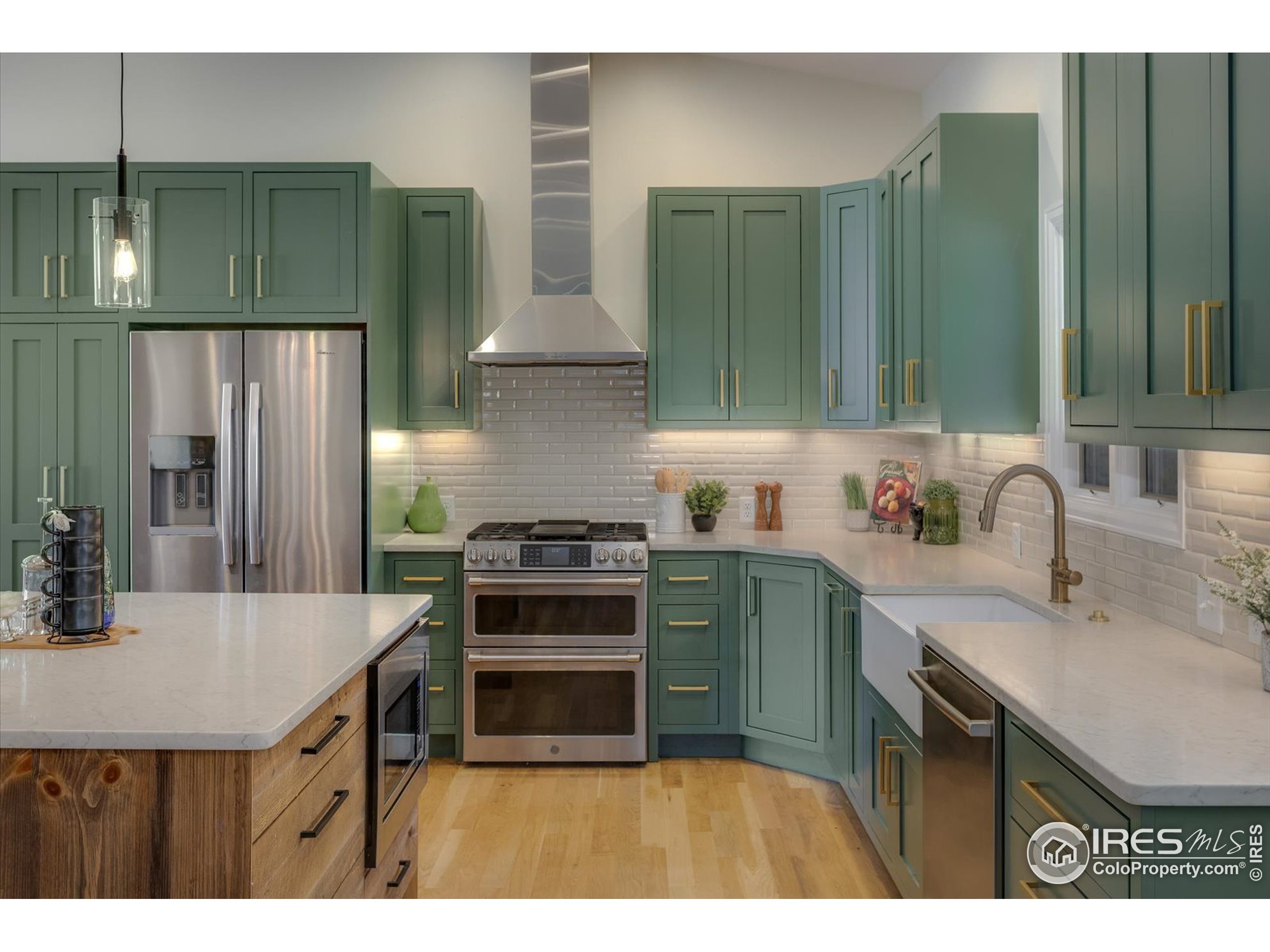 3513 Lakeview Cir