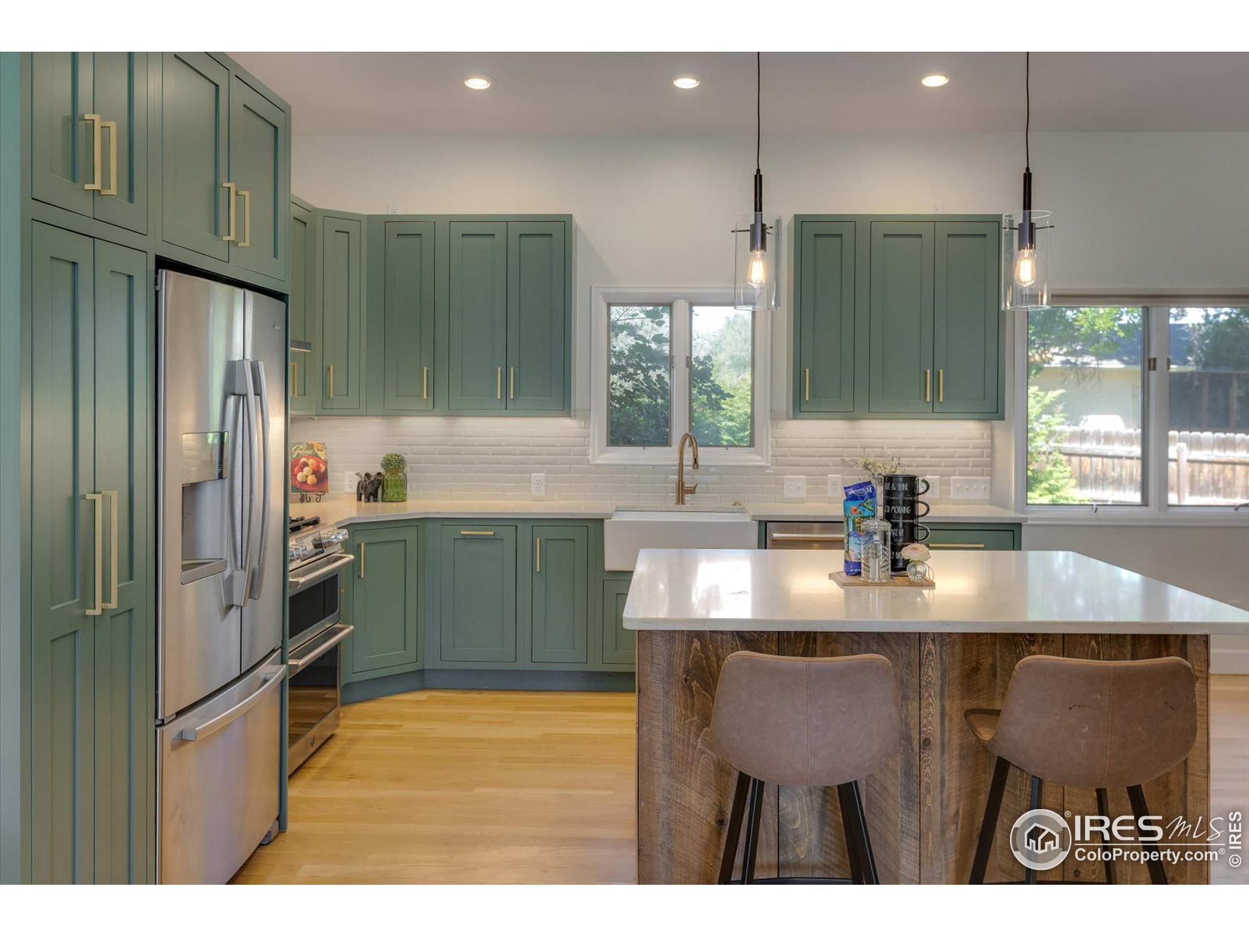 3513 Lakeview Cir