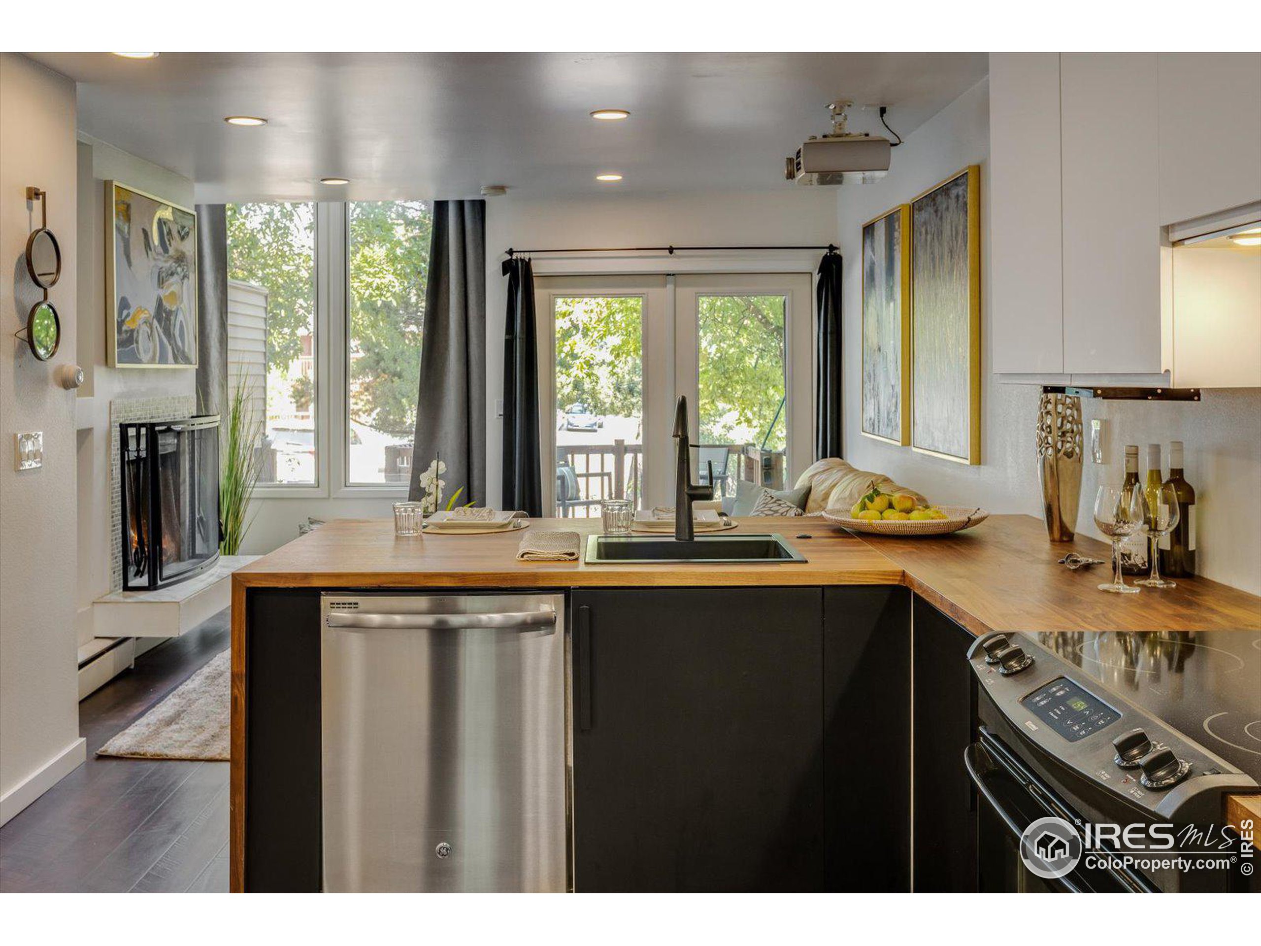 350 Arapahoe Ave 16