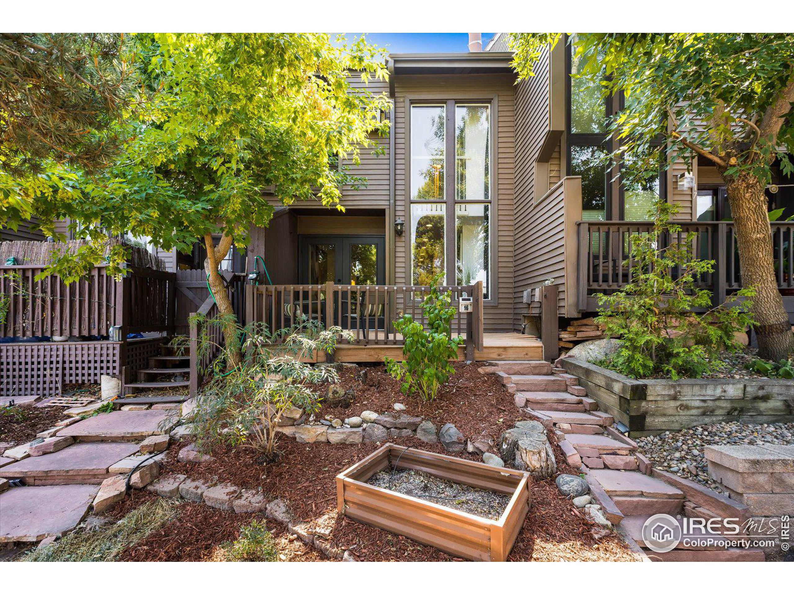 350 Arapahoe Ave 16