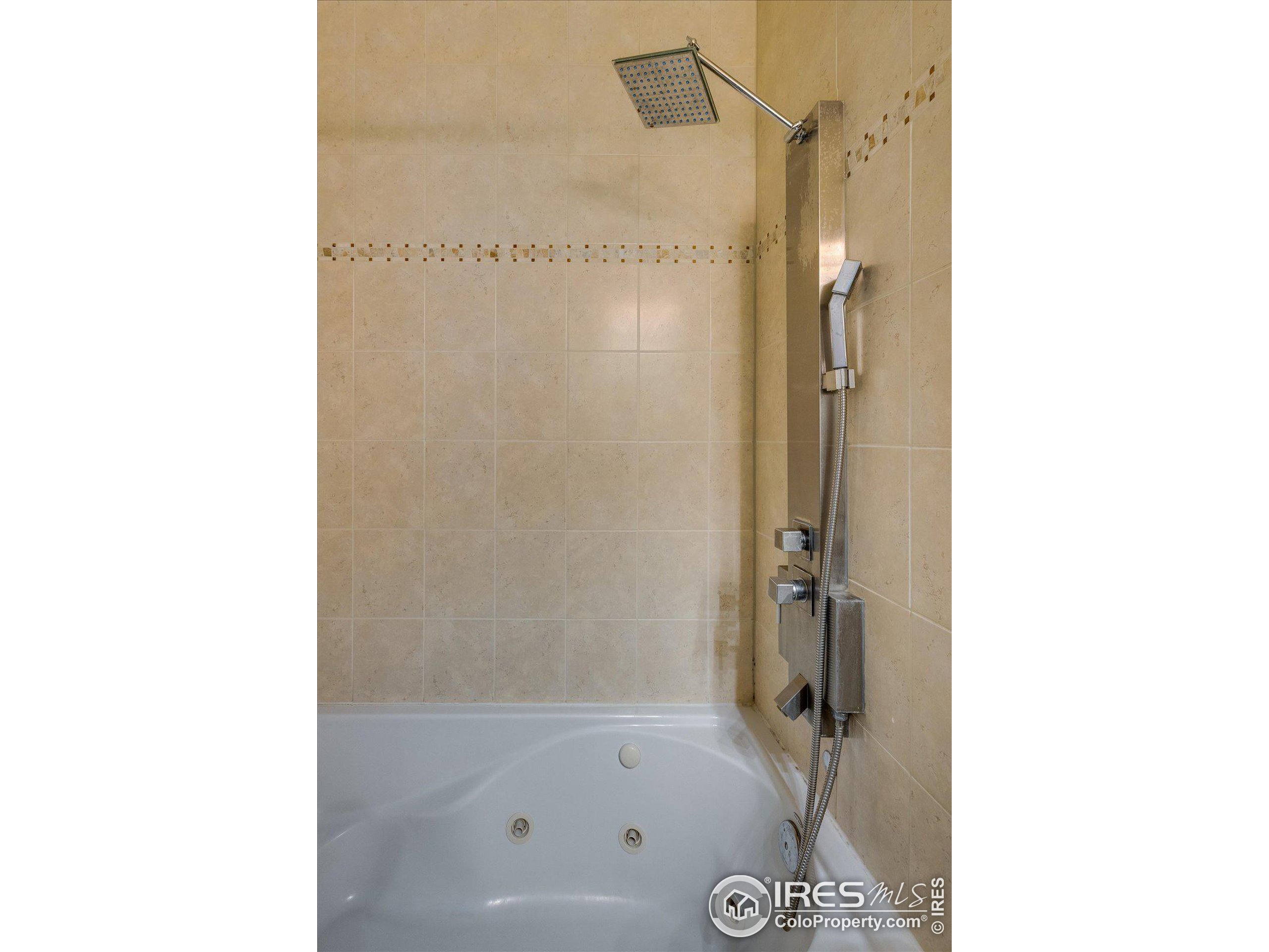 350 Arapahoe Ave 16
