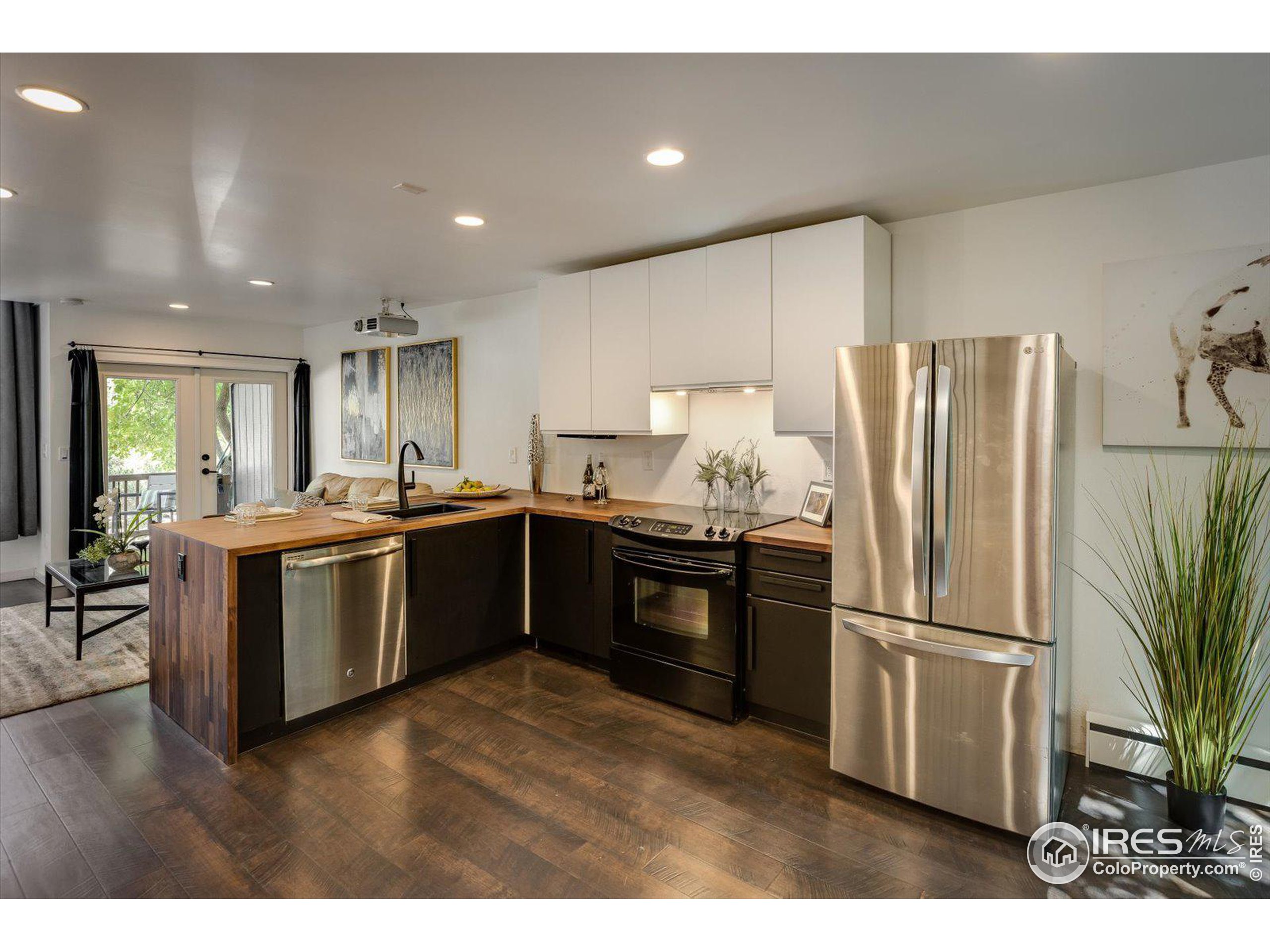 350 Arapahoe Ave 16