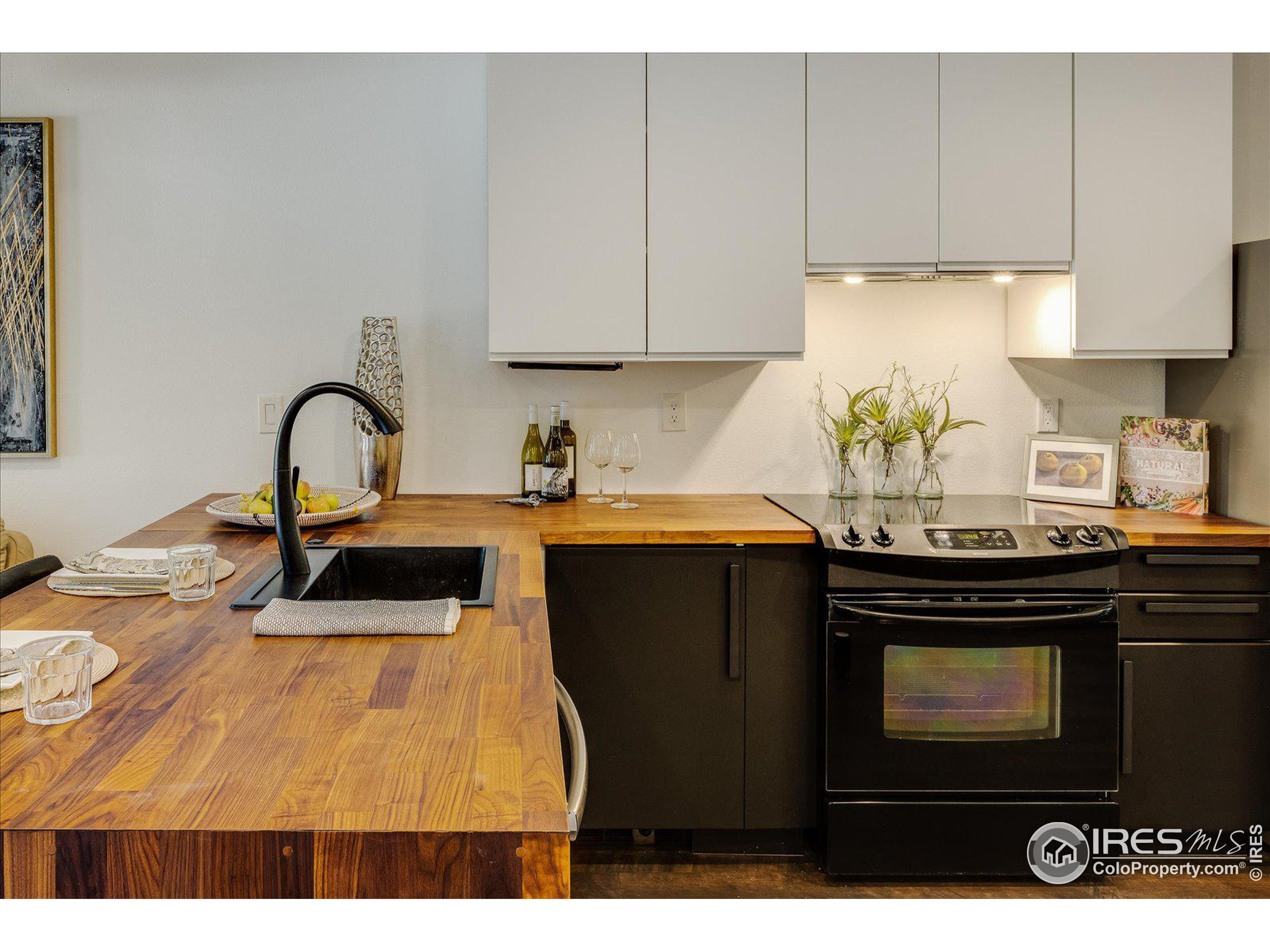 350 Arapahoe Ave 16