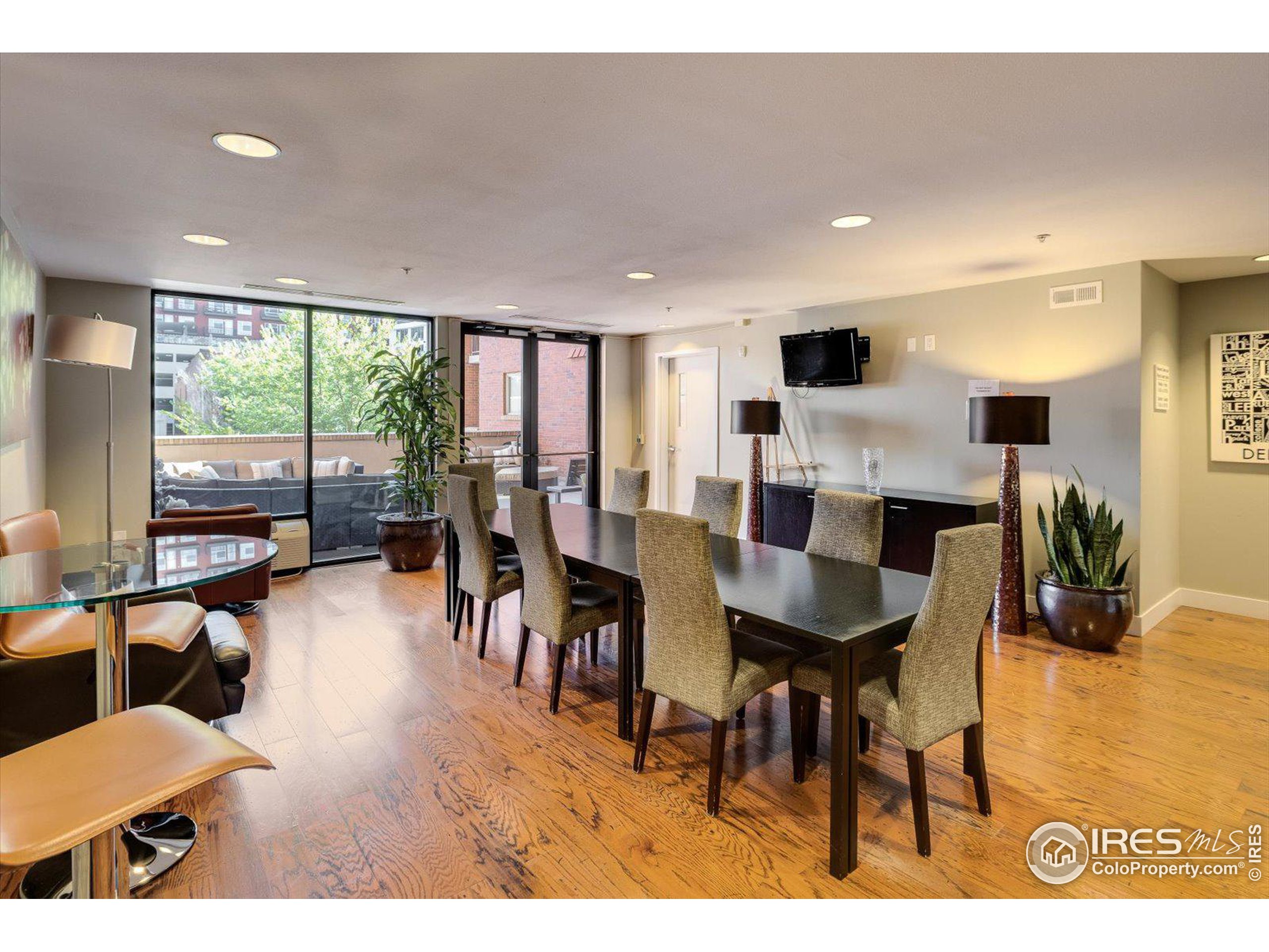 1975 N Grant St 410