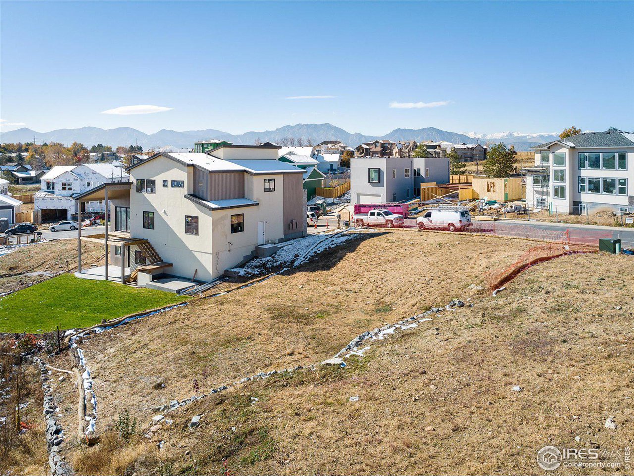 978 Arapahoe Cir