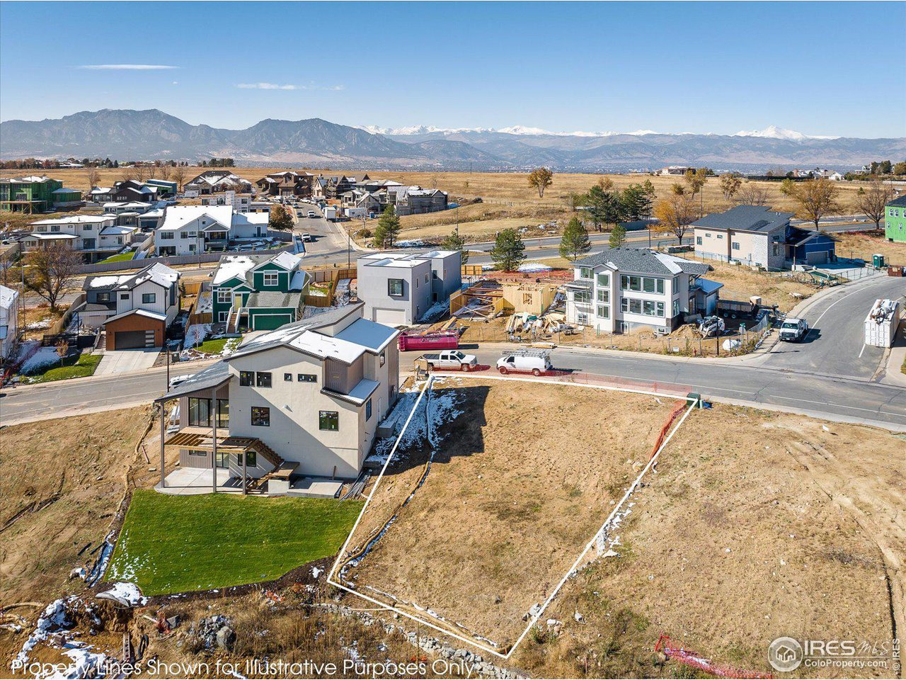 978 Arapahoe Cir