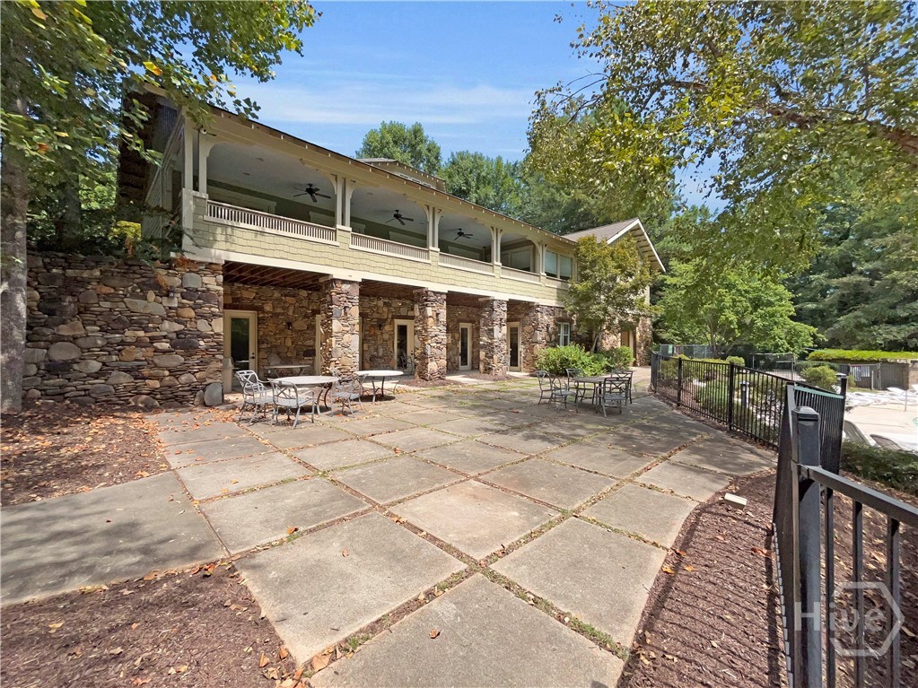 490 Barnett Shoals 817