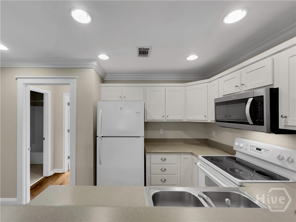 490 Barnett Shoals 817
