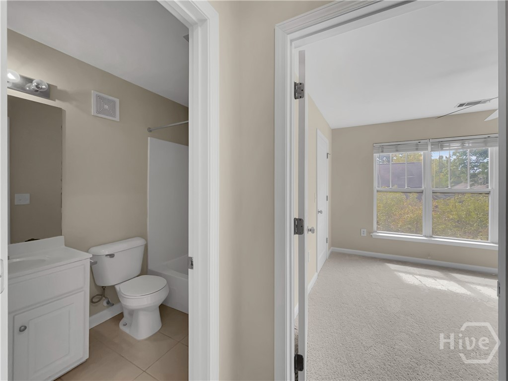 490 Barnett Shoals 817