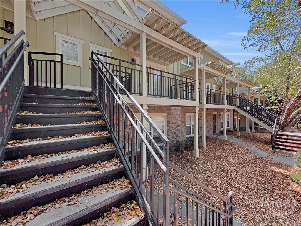 490 Barnett Shoals 817
