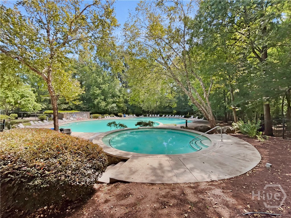 490 Barnett Shoals 817