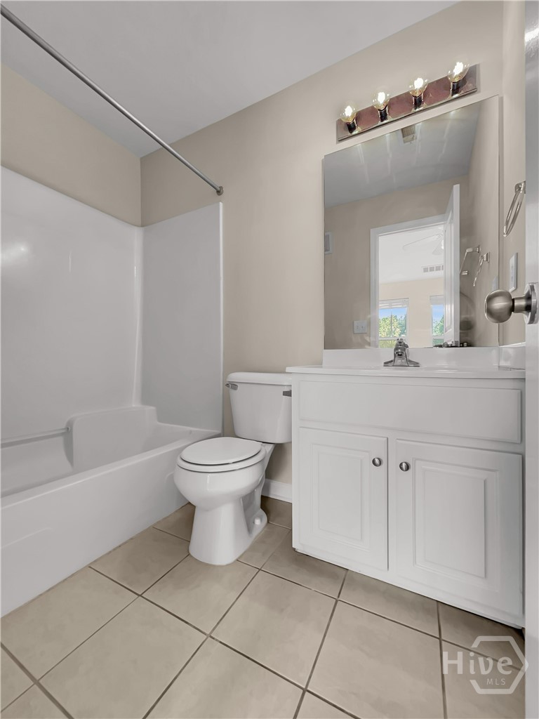 490 Barnett Shoals 817