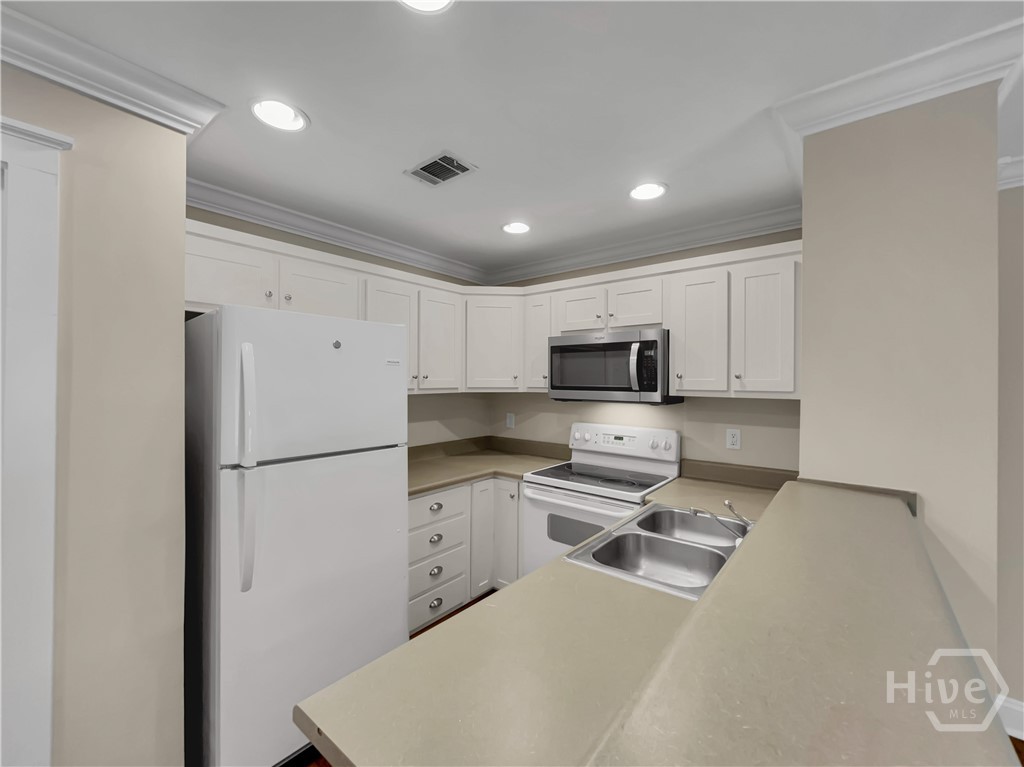 490 Barnett Shoals 817