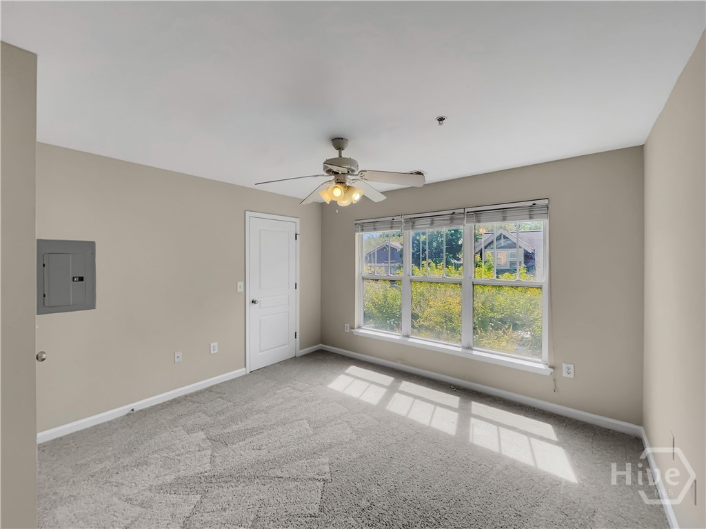 490 Barnett Shoals 817