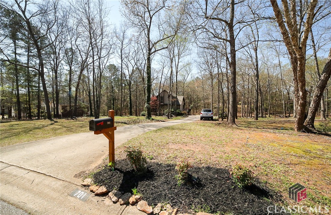 701 Kingston Road