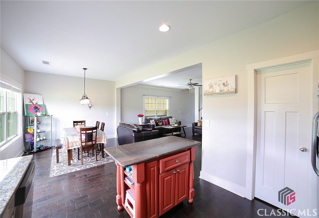 1686 Lincoln Drive