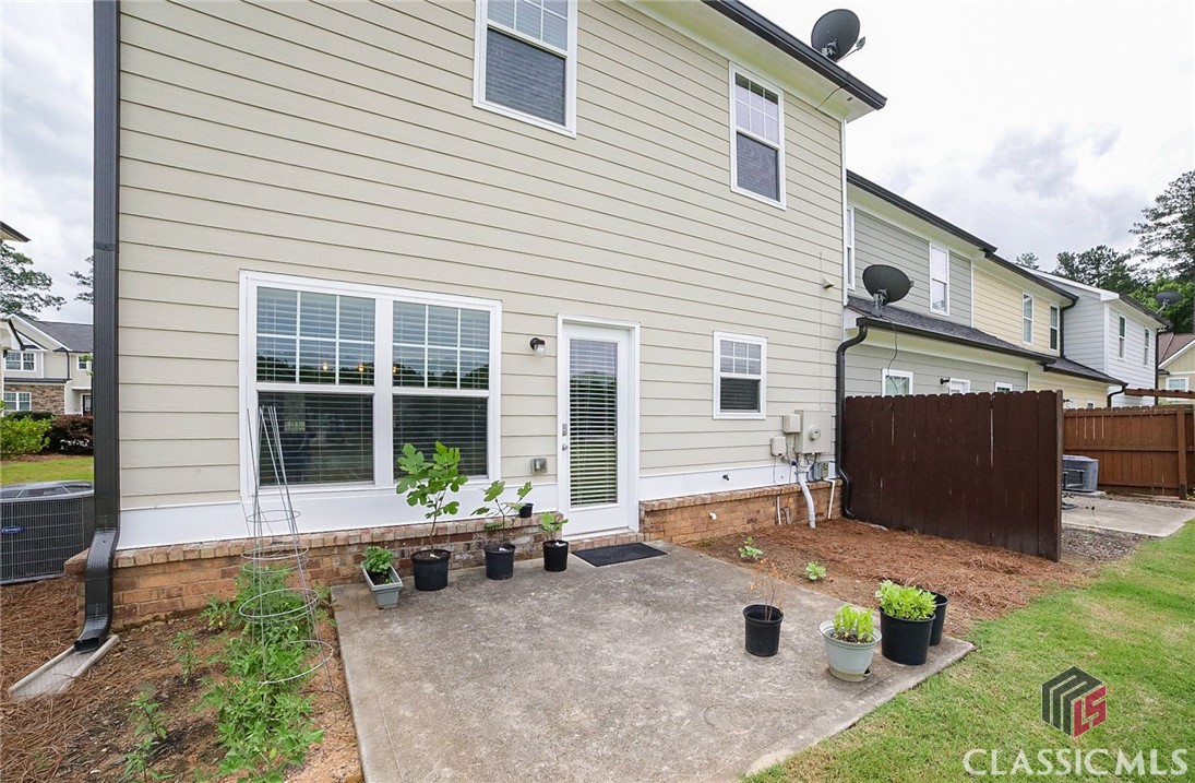 1686 Lincoln Drive