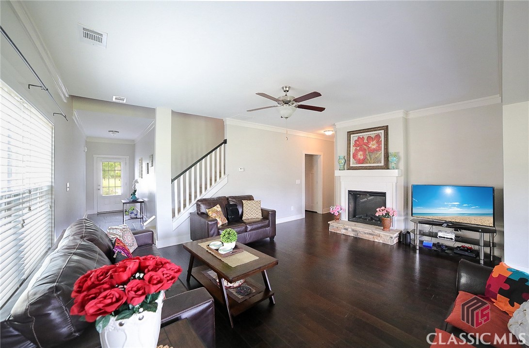 1686 Lincoln Drive