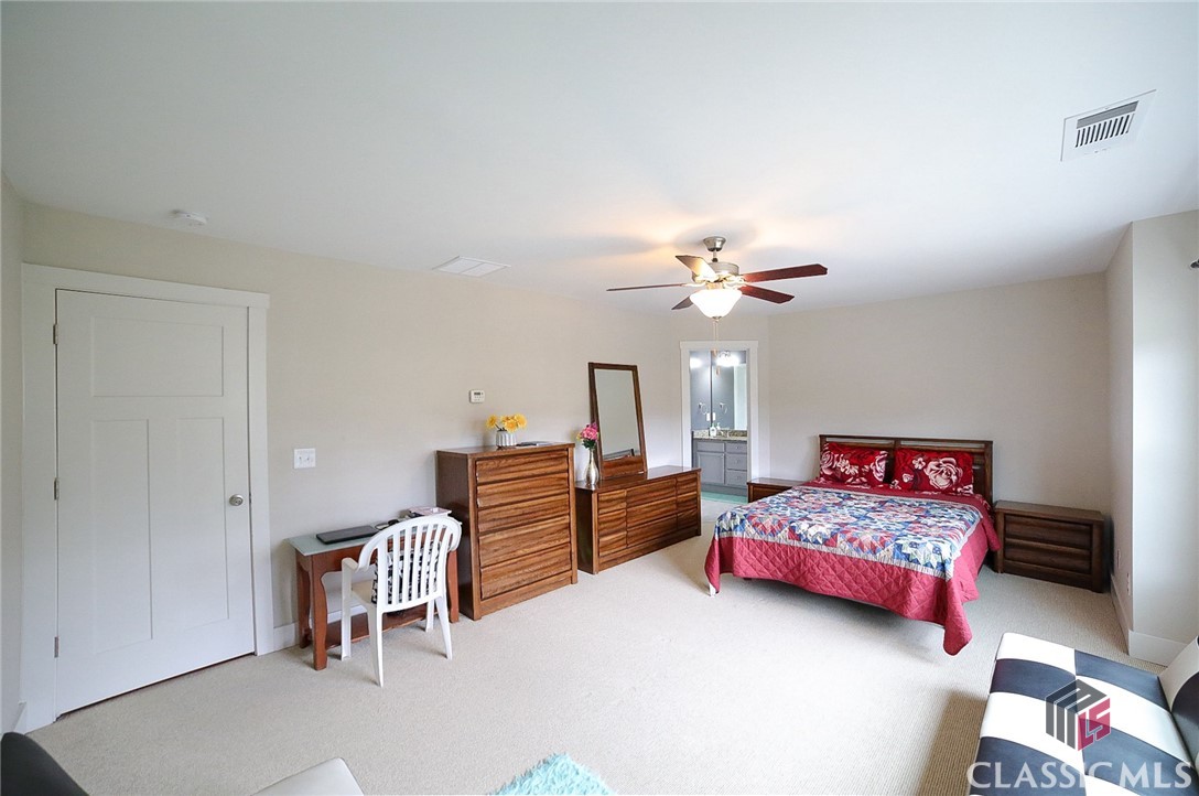 1686 Lincoln Drive