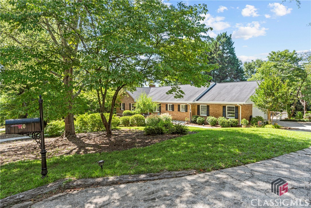 310 St George Drive