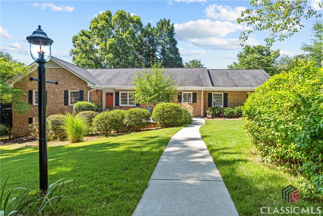 310 St George Drive