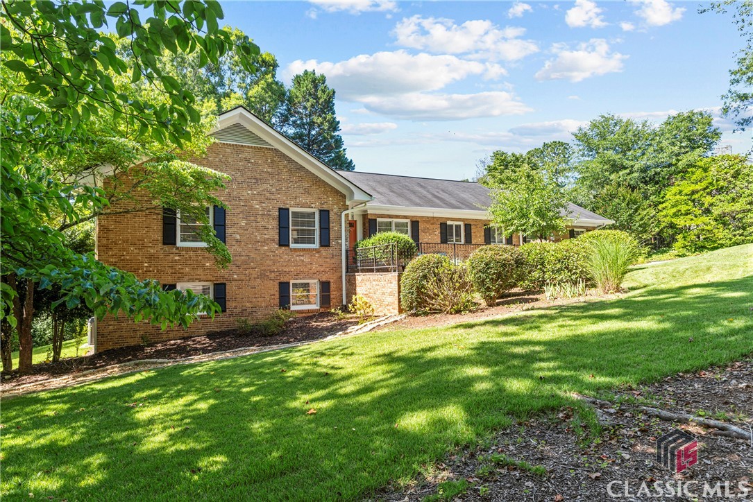 310 St George Drive
