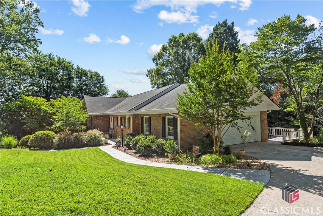 310 St George Drive