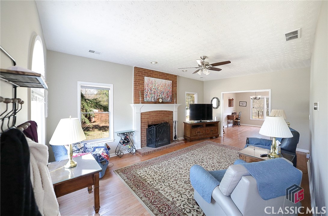 1800 Stockton Walk Lane